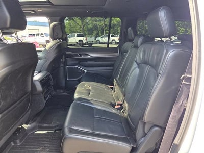 2023 Jeep Wagoneer Base
