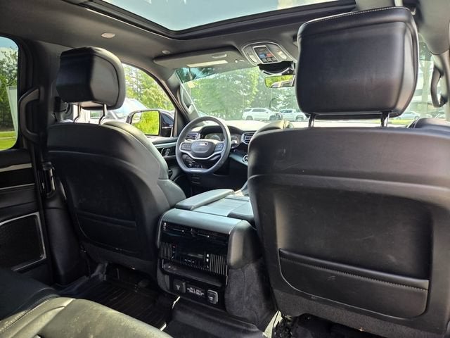 2023 Jeep Wagoneer Base