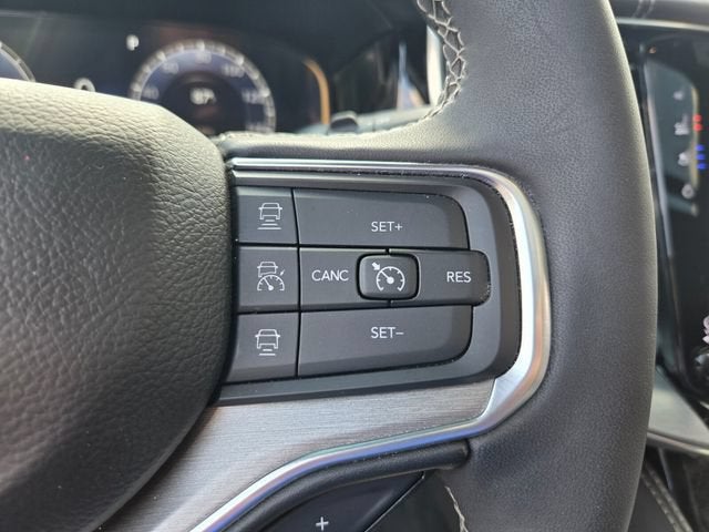 2023 Jeep Wagoneer Base