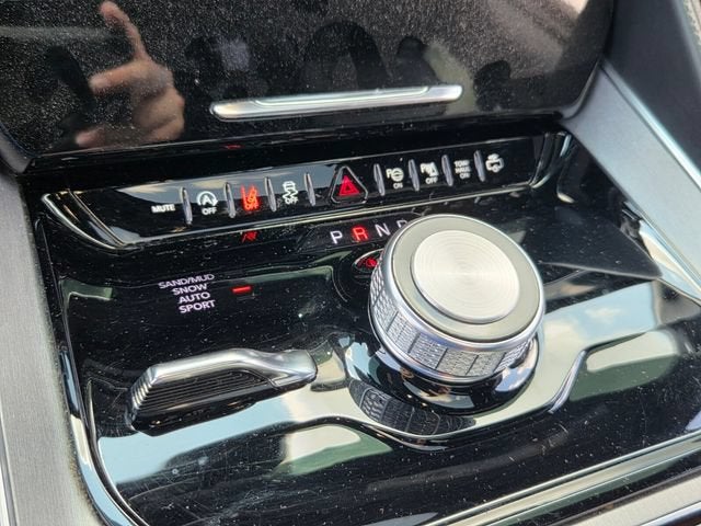 2023 Jeep Wagoneer Base