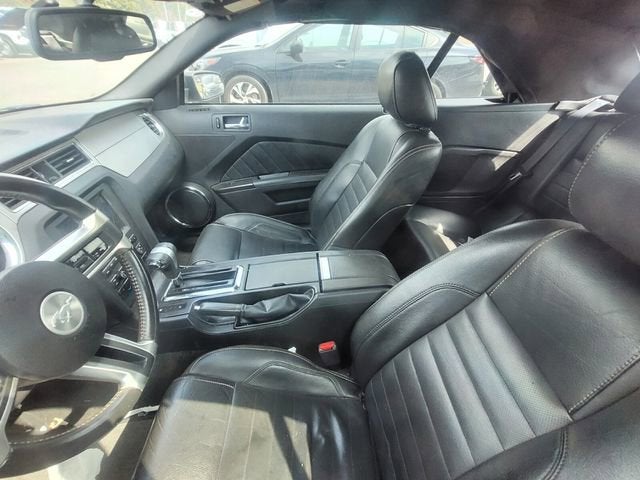 2011 Ford Mustang V6