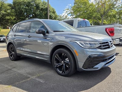 2024 Volkswagen Tiguan SE R-Line Black