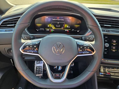 2024 Volkswagen Tiguan SE R-Line Black