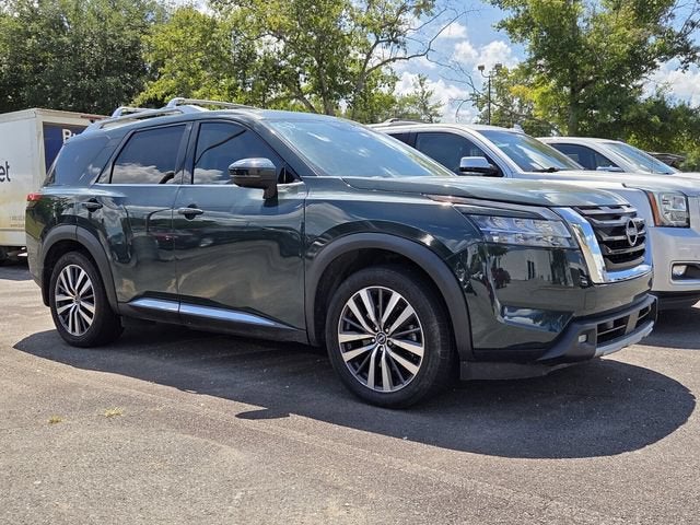 2022 Nissan Pathfinder Platinum