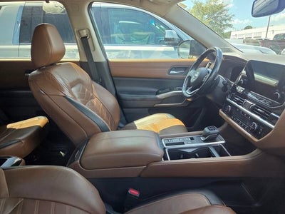 2022 Nissan Pathfinder Platinum