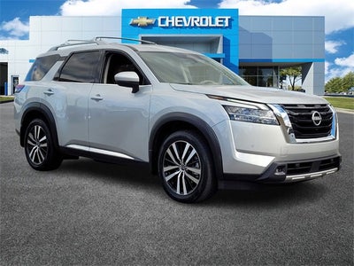 2023 Nissan Pathfinder Platinum
