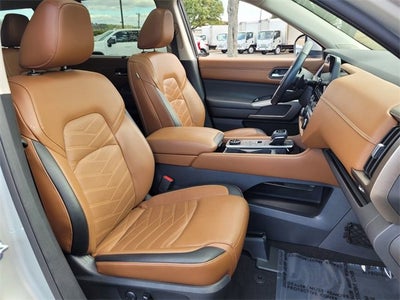 2023 Nissan Pathfinder Platinum