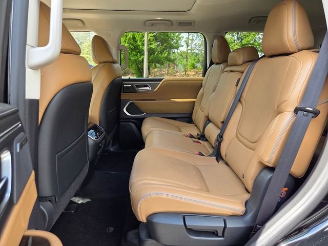 2025 INFINITI QX80 LUXE