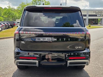 2025 INFINITI QX80 LUXE