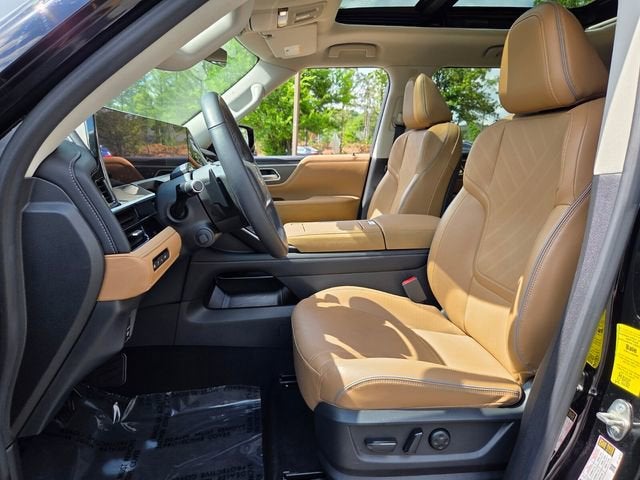 2025 INFINITI QX80 LUXE