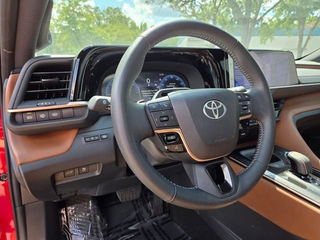 2025 Toyota Crown Signia XLE