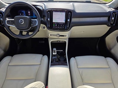 2023 Volvo XC40 Ultimate Dark Theme