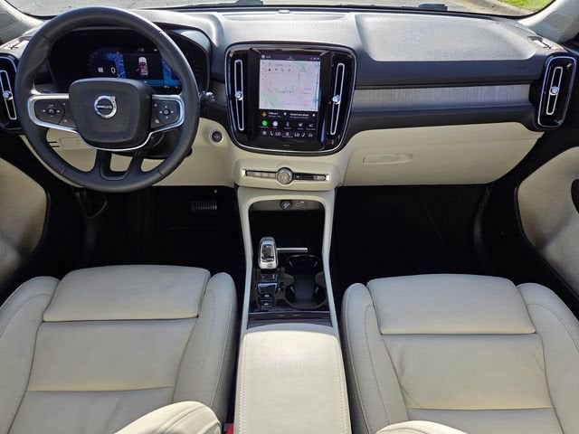2023 Volvo XC40 Ultimate Dark Theme