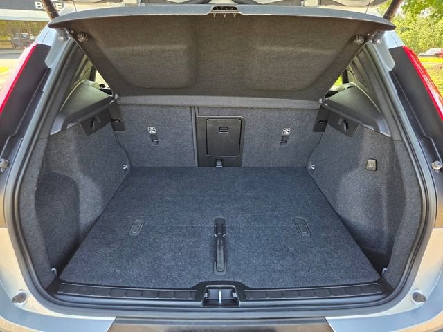 2023 Volvo XC40 Ultimate Dark Theme