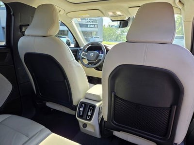 2023 Volvo XC40 Ultimate Dark Theme
