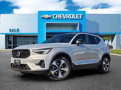 2023 Volvo XC40 Ultimate Dark Theme
