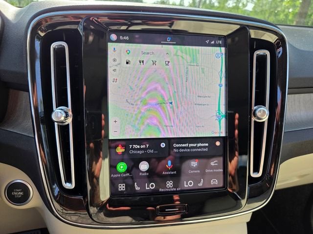 2023 Volvo XC40 Ultimate Dark Theme