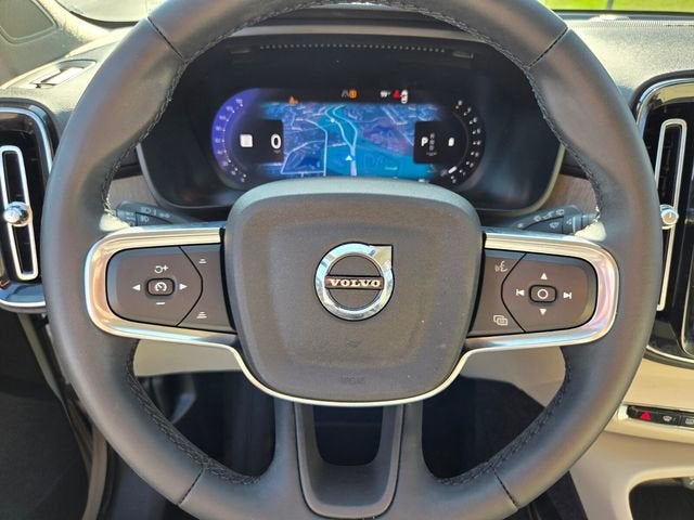2023 Volvo XC40 Ultimate Dark Theme