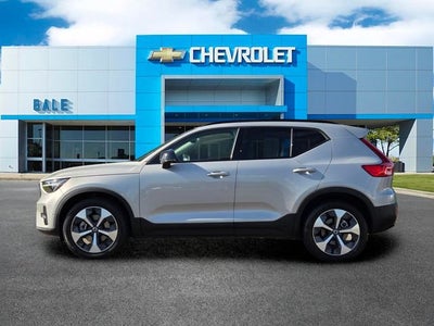 2023 Volvo XC40 Ultimate Dark Theme