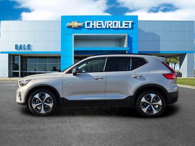 2023 Volvo XC40 Ultimate Dark Theme