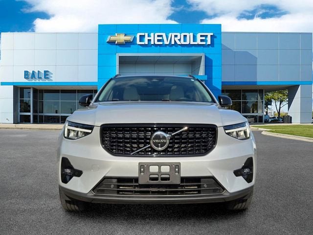 2023 Volvo XC40 Ultimate Dark Theme