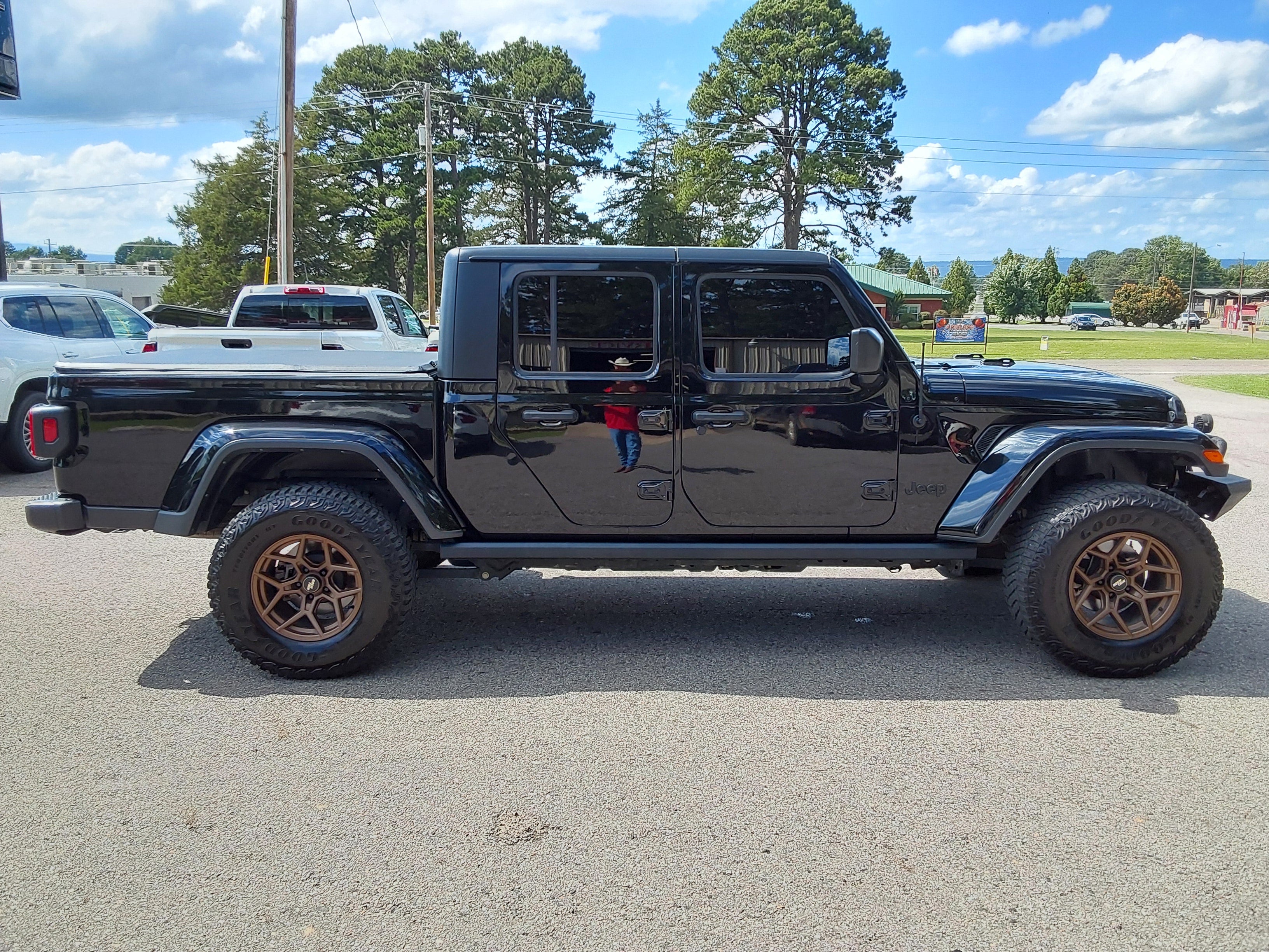 2023 Jeep Gladiator Sport S