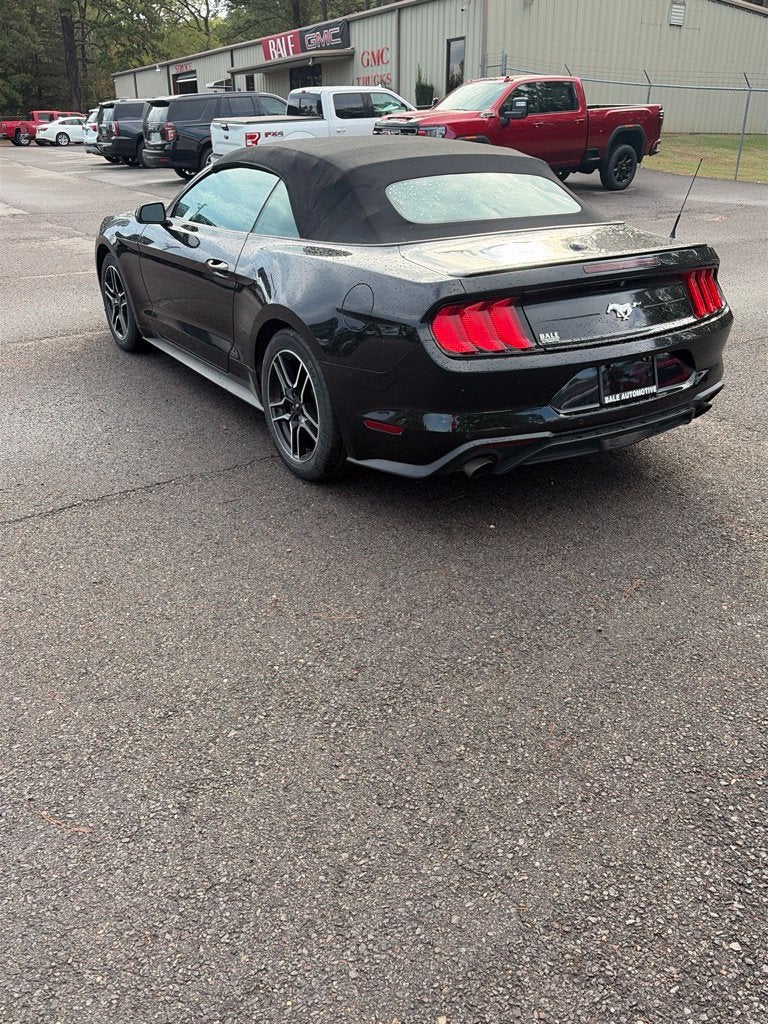 2022 Ford Mustang EcoBoost