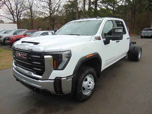 2026 GMC Sierra 3500 HD Chassis Cab Pro