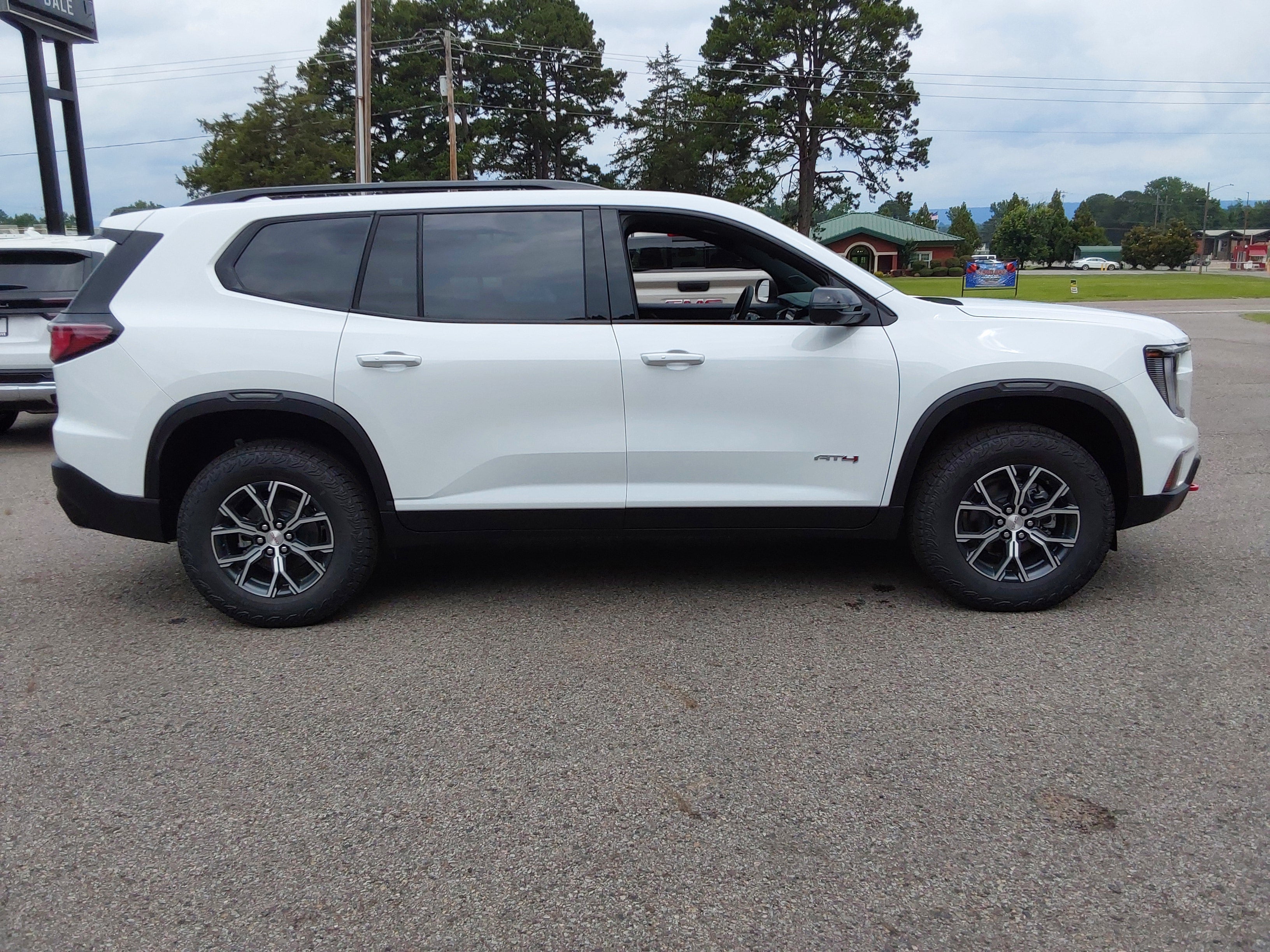 2026 GMC Acadia AT4