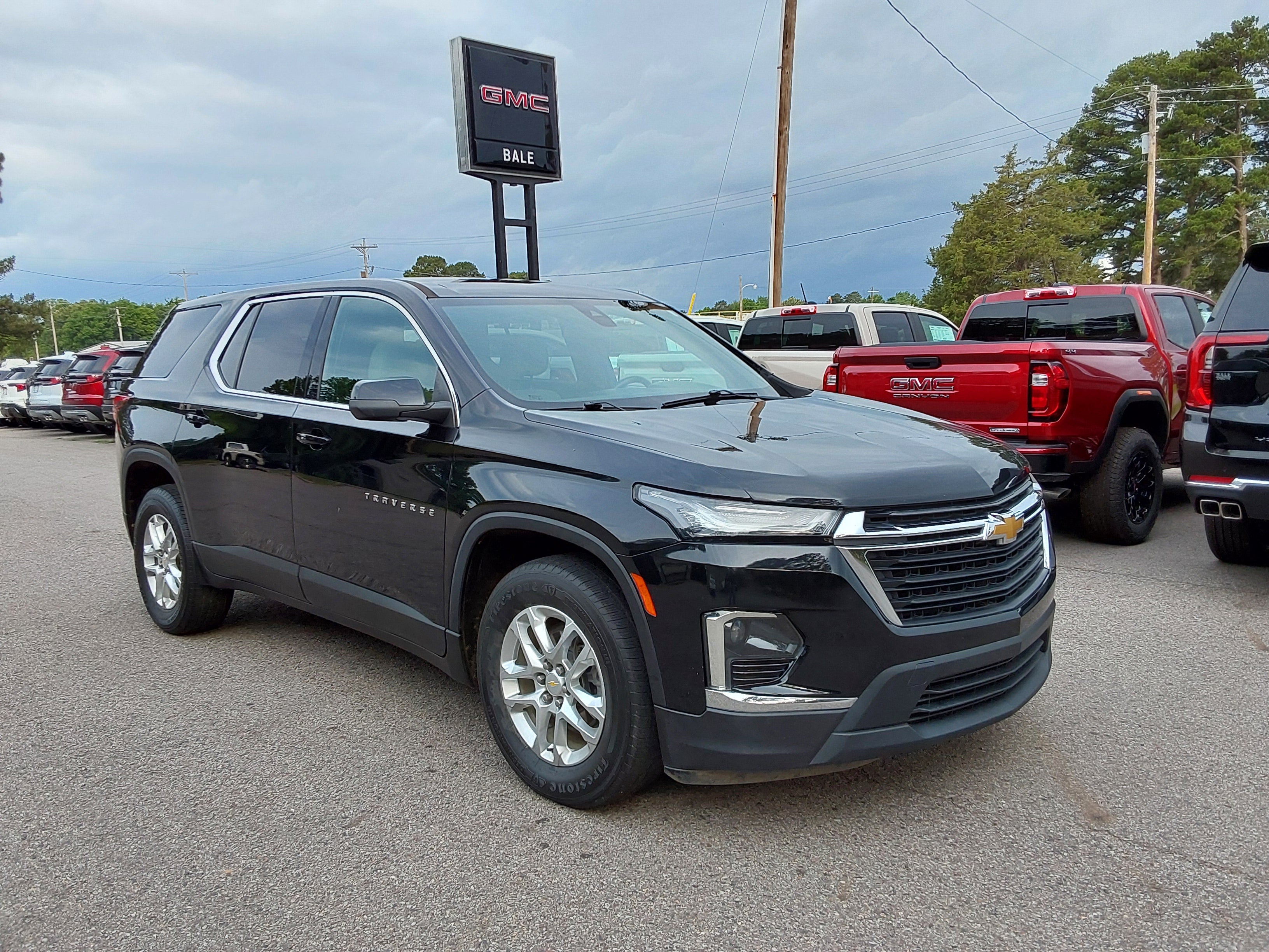 2022 Chevrolet Traverse FWD LS's photo