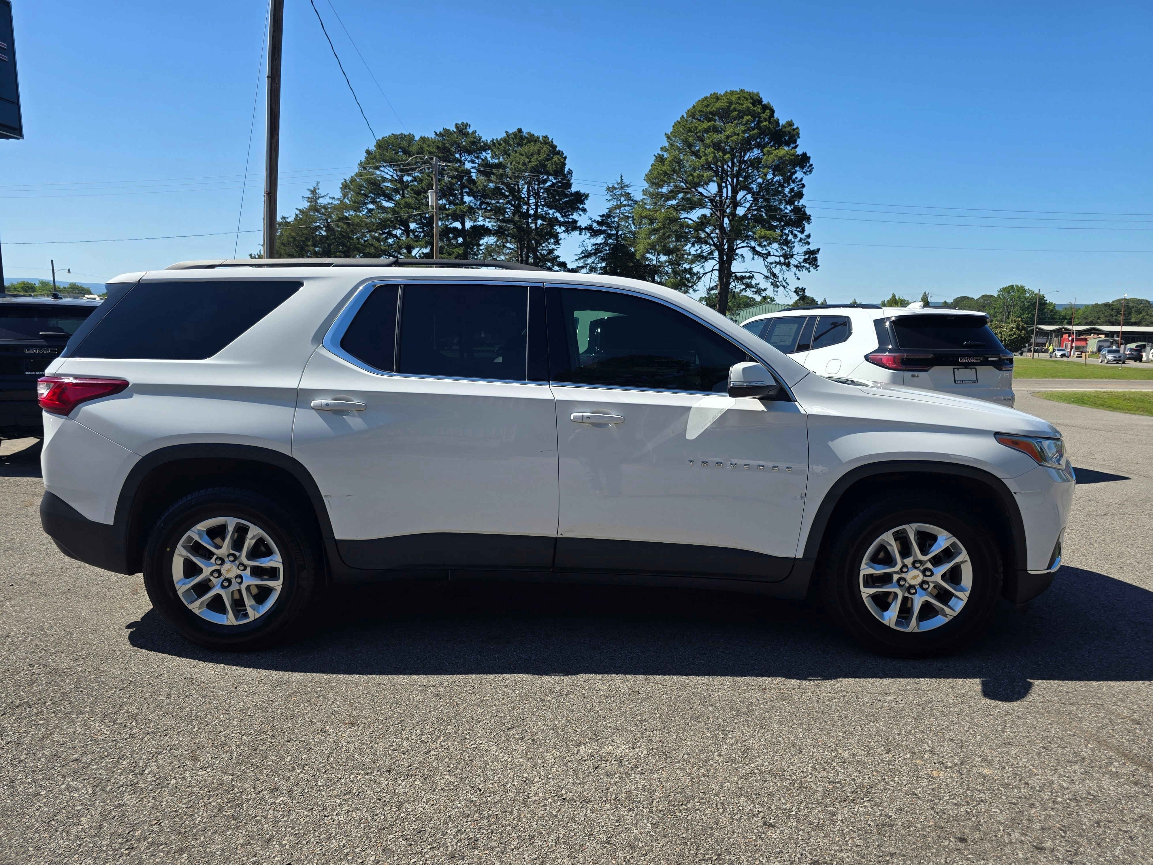 2021 Chevrolet Traverse LT Cloth