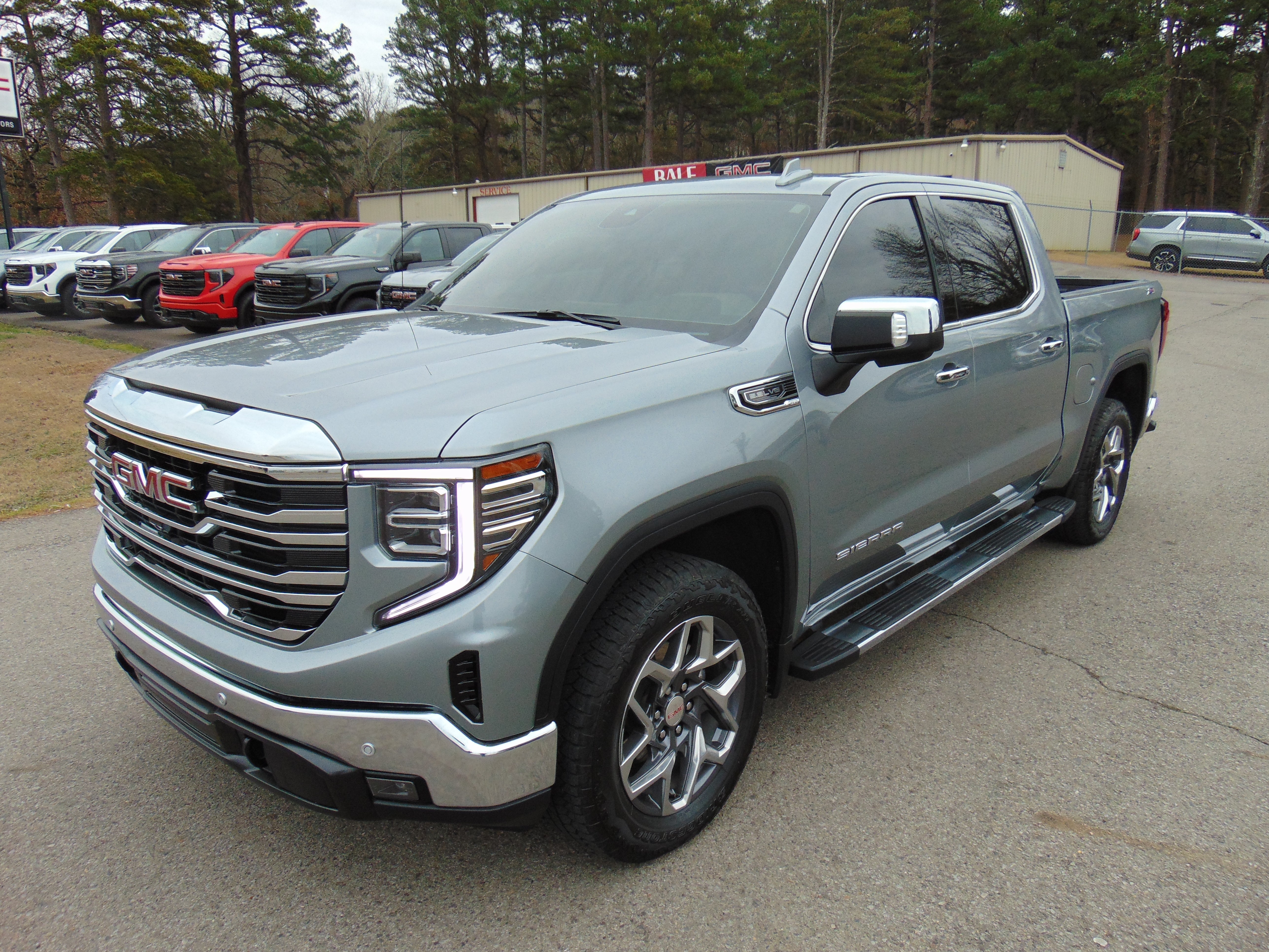 2025 GMC Sierra 1500 SLT