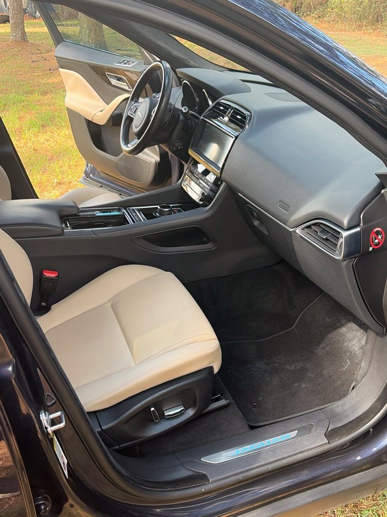 2019 Jaguar F-PACE 25t Premium
